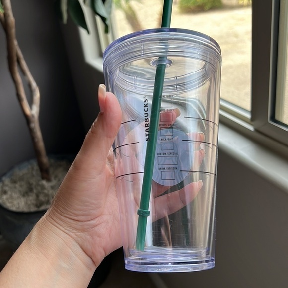 Starbucks Grande 16oz Cold Cup Clear Tumbler Traveler With Green Straw - Picture 3 of 7